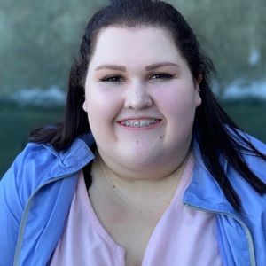 Meet your Posher, Hali